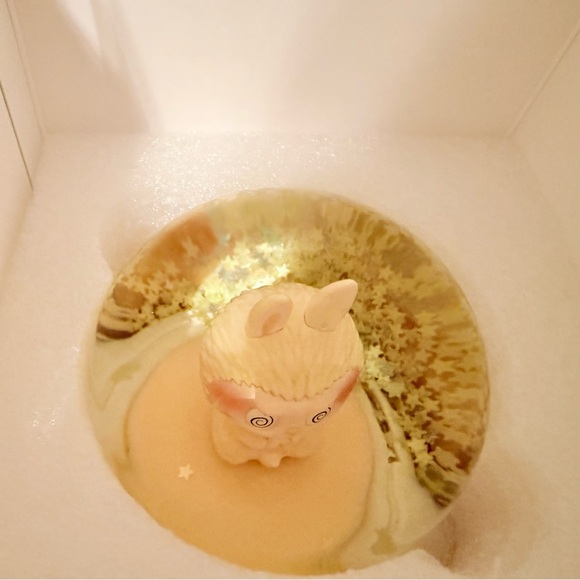 Labubu - big into energy snow globe - Happiness - Picture 7 of 11